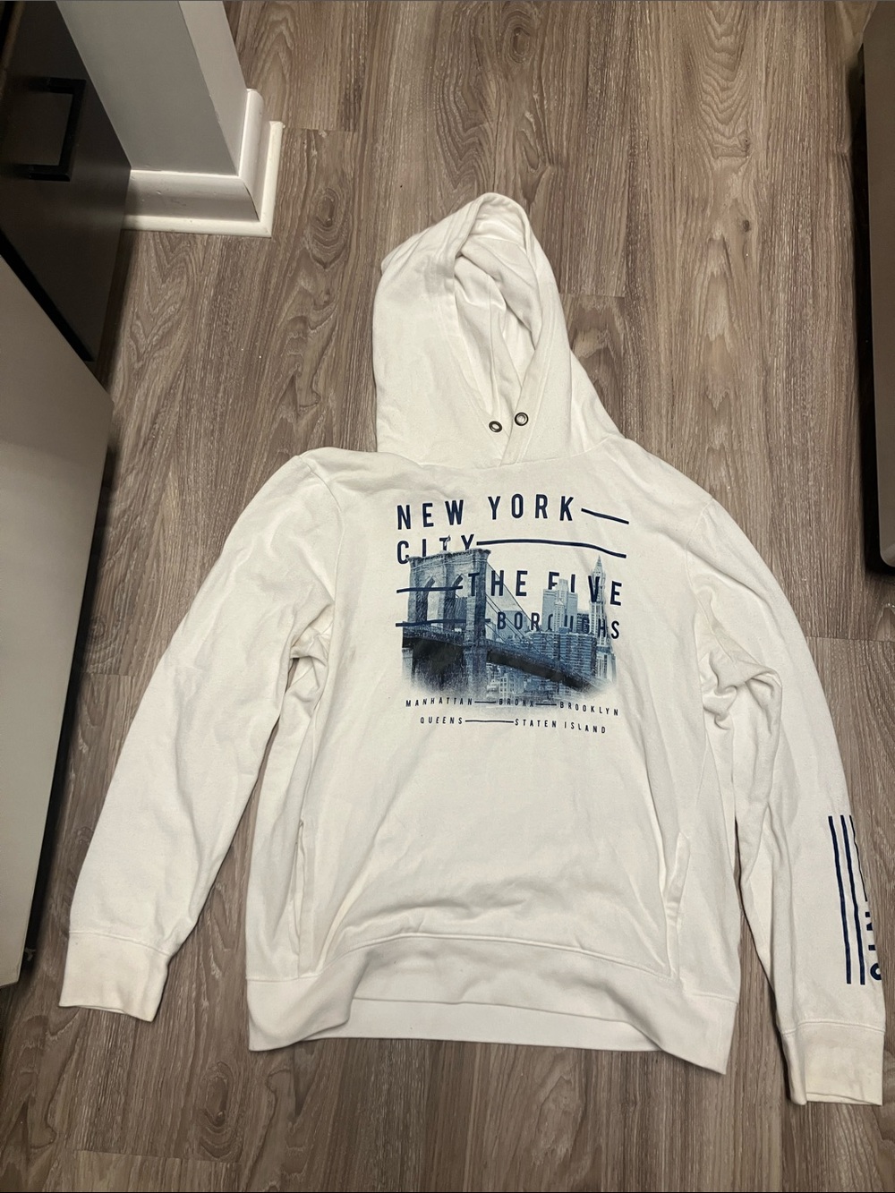 Aeropostale White Hoodie with Navy New York Graphic